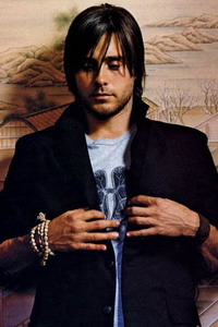 ����� ����