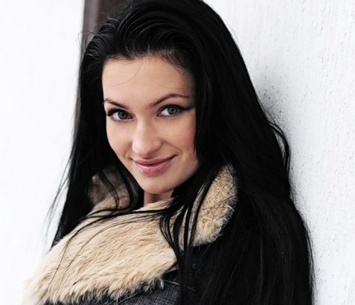 �������