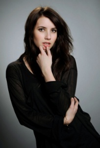 ����� ����