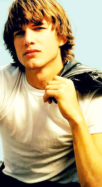 ASHTON KUTCHER