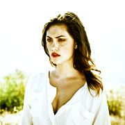 Phoebe Tonkin