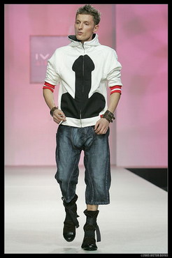 ����� ����