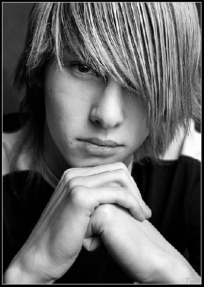 ����� ����