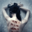 ~�������~