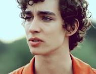 Robert Sheehan