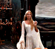 ����� ����