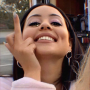 ����� ����