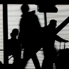 �������